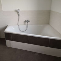 moderne Eckbadewanne